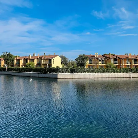 In Albarella Near & Activities Apartamento